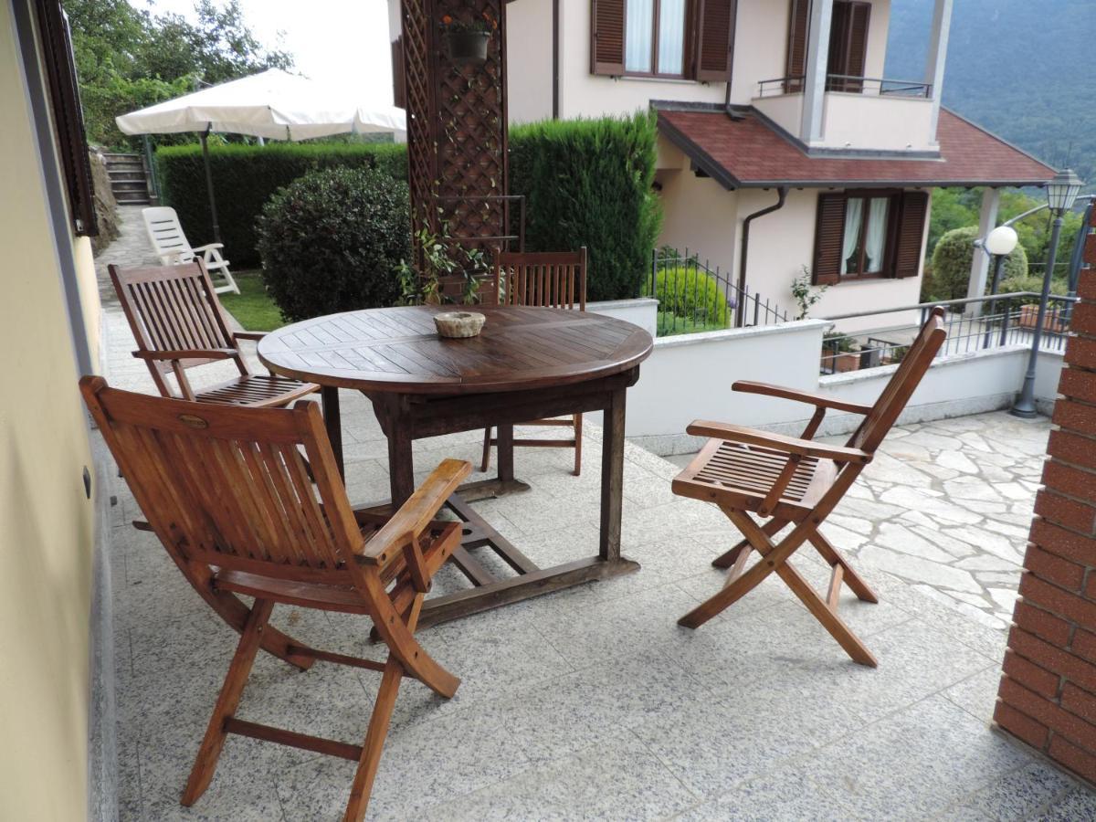 Casa Vacanza Il Glicine Casale Corte Cerro Экстерьер фото