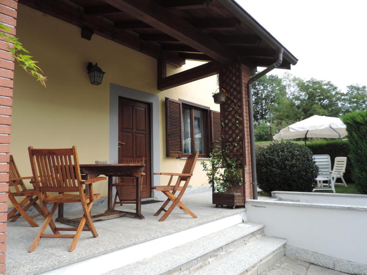 Casa Vacanza Il Glicine Casale Corte Cerro Экстерьер фото