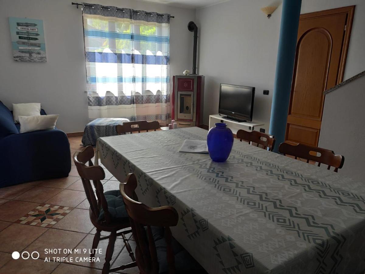 Casa Vacanza Il Glicine Casale Corte Cerro Экстерьер фото