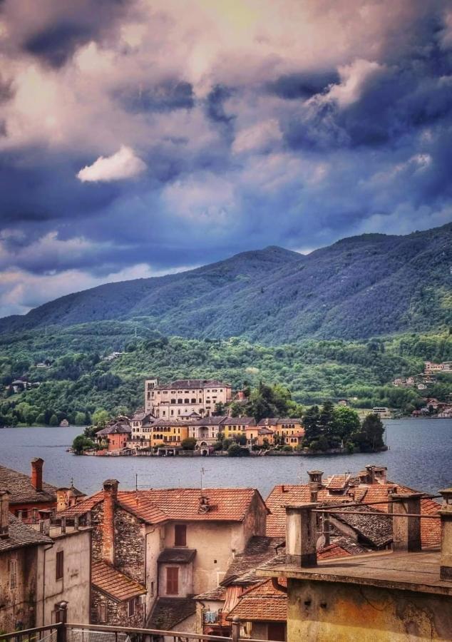 Casa Vacanza Il Glicine Casale Corte Cerro Экстерьер фото